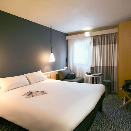 ไอบิส น็องต์ลา โบฌัวร์ ปาร์ก เอ็กซ์โป Hotel ภายนอก รูปภาพ